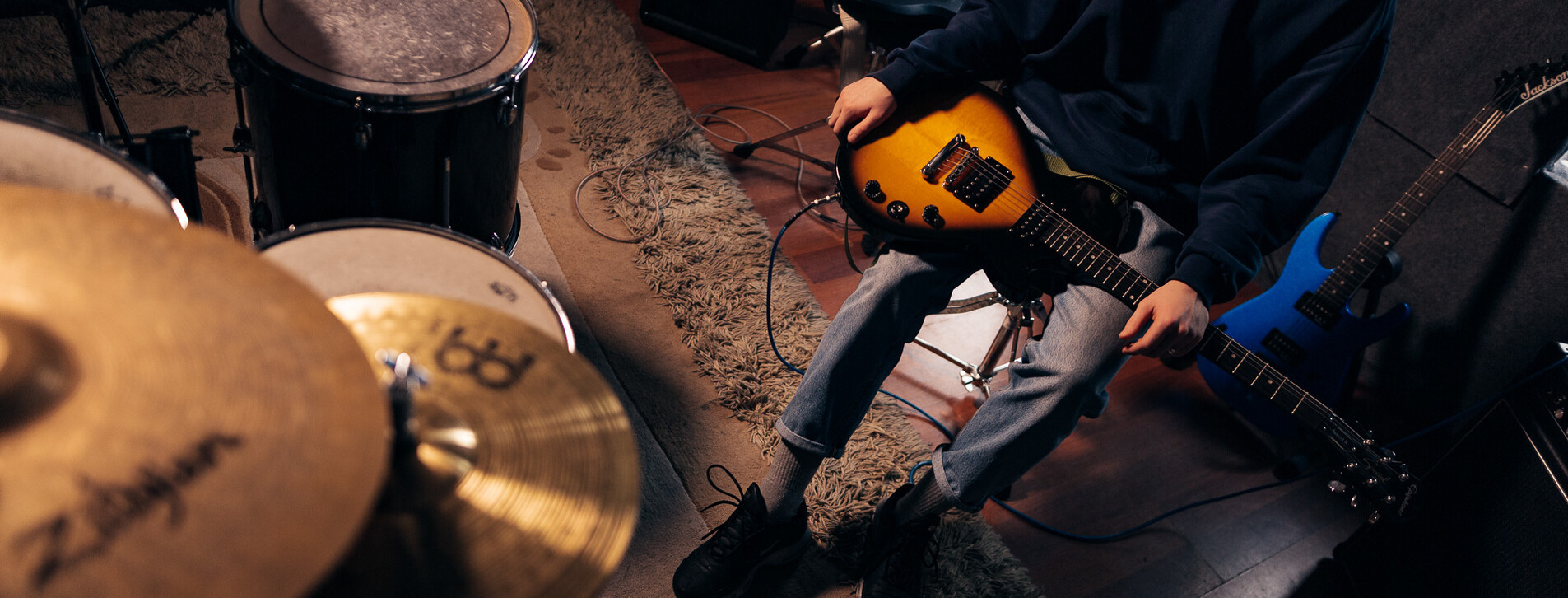 Гра на 5 музичних інструментах у Києві - 15 Фото 15 - Гра на 5 музичних інструментах