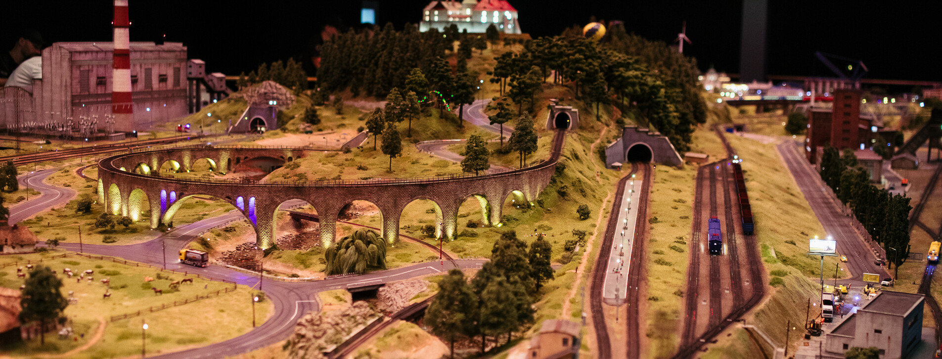 Железнодорожный музей миниатюр Miniland для компании в Киеве - 10 Фото 10 - Железнодорожный музей миниатюр Miniland для компании