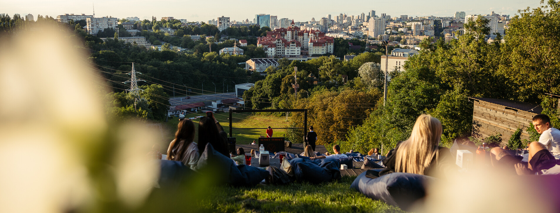 Захід сонця на терасі для компанії в Києві - 11 Фото 11 - Захід сонця на терасі