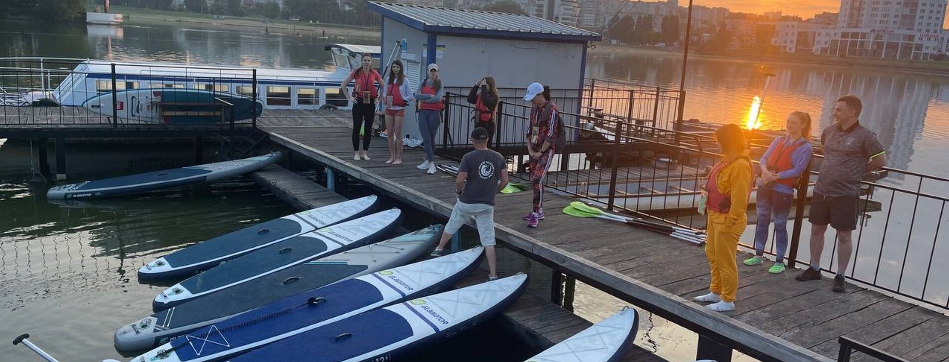 SUP-серфинг на закате для компании в Хмельницком - 3 Фото 3 - SUP-серфинг на закате для компании