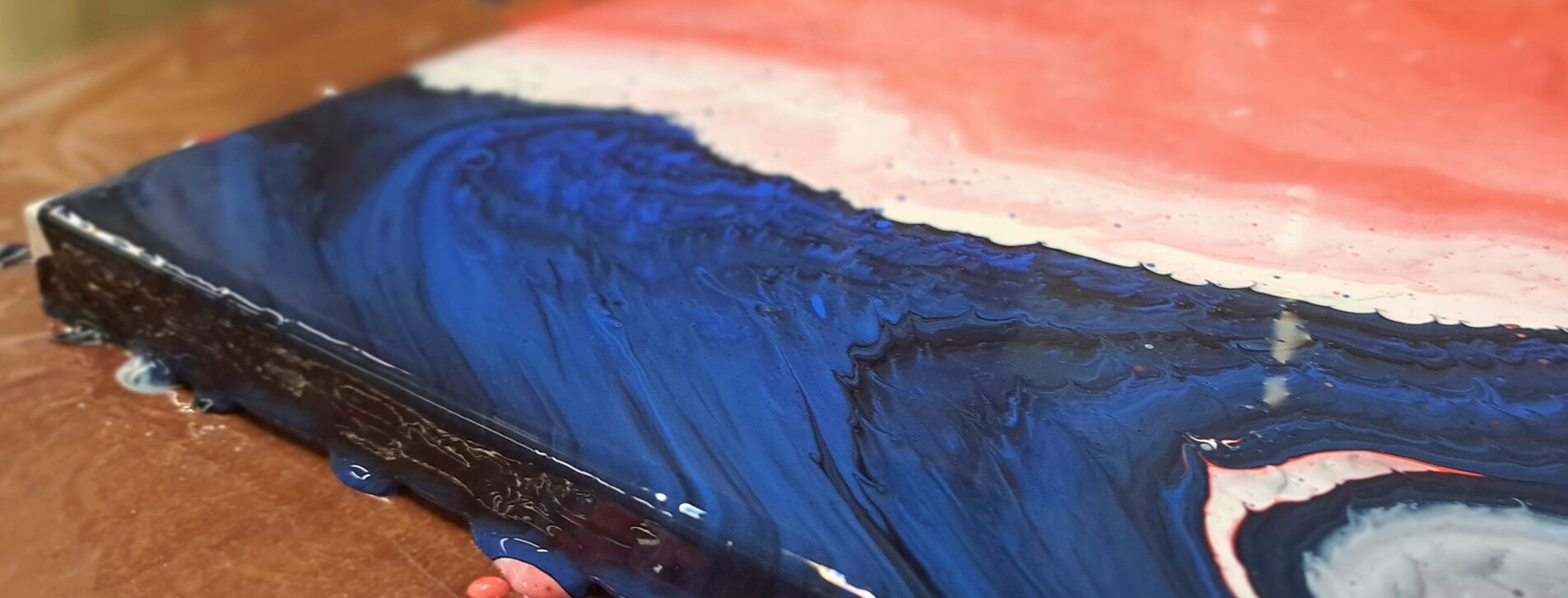 Абстрактная живопись Fluid Art для компании в Киеве - 9 Фото 9 - Абстрактная живопись Fluid Art для компании