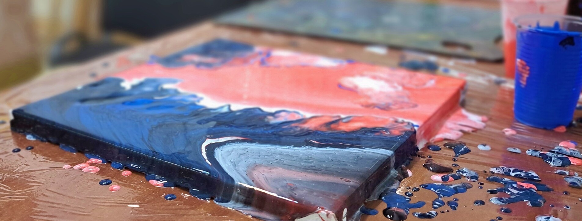 Абстрактная живопись Fluid Art для компании в Киеве - 8 Фото 8 - Абстрактная живопись Fluid Art для компании