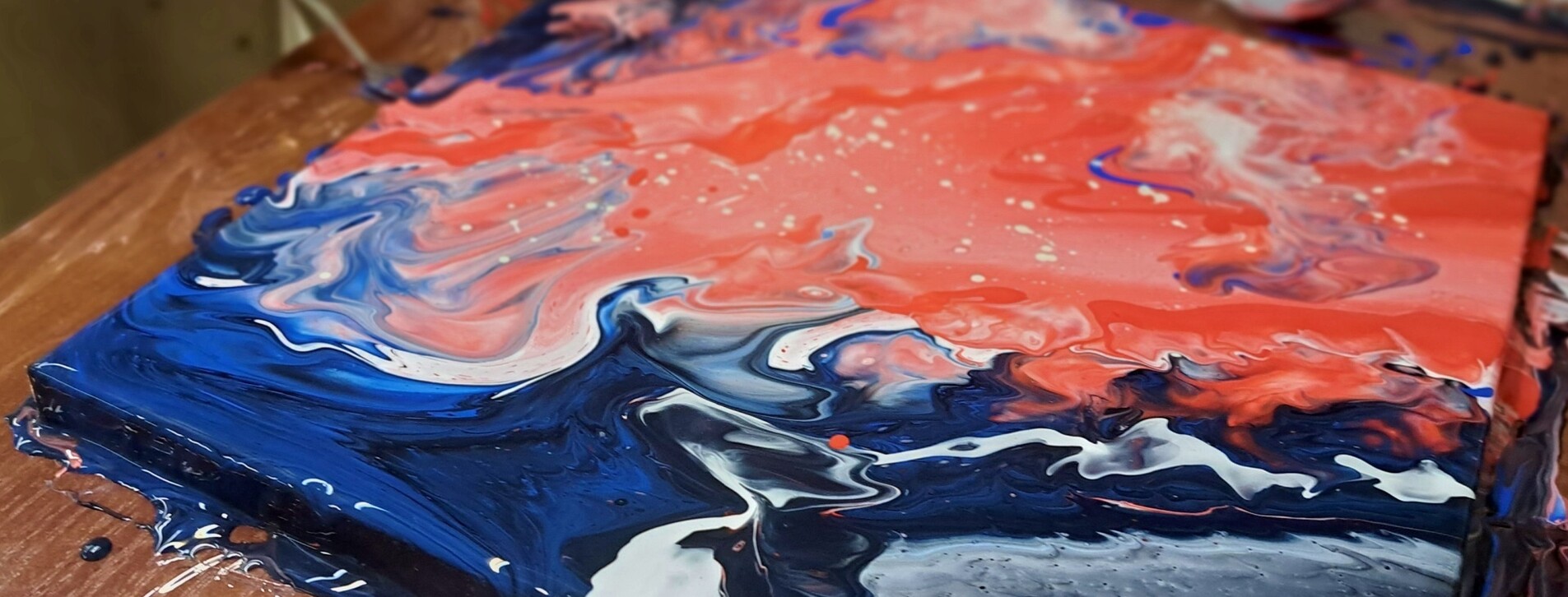 Абстрактная живопись Fluid Art для компании в Киеве - 10 Фото 10 - Абстрактная живопись Fluid Art для компании