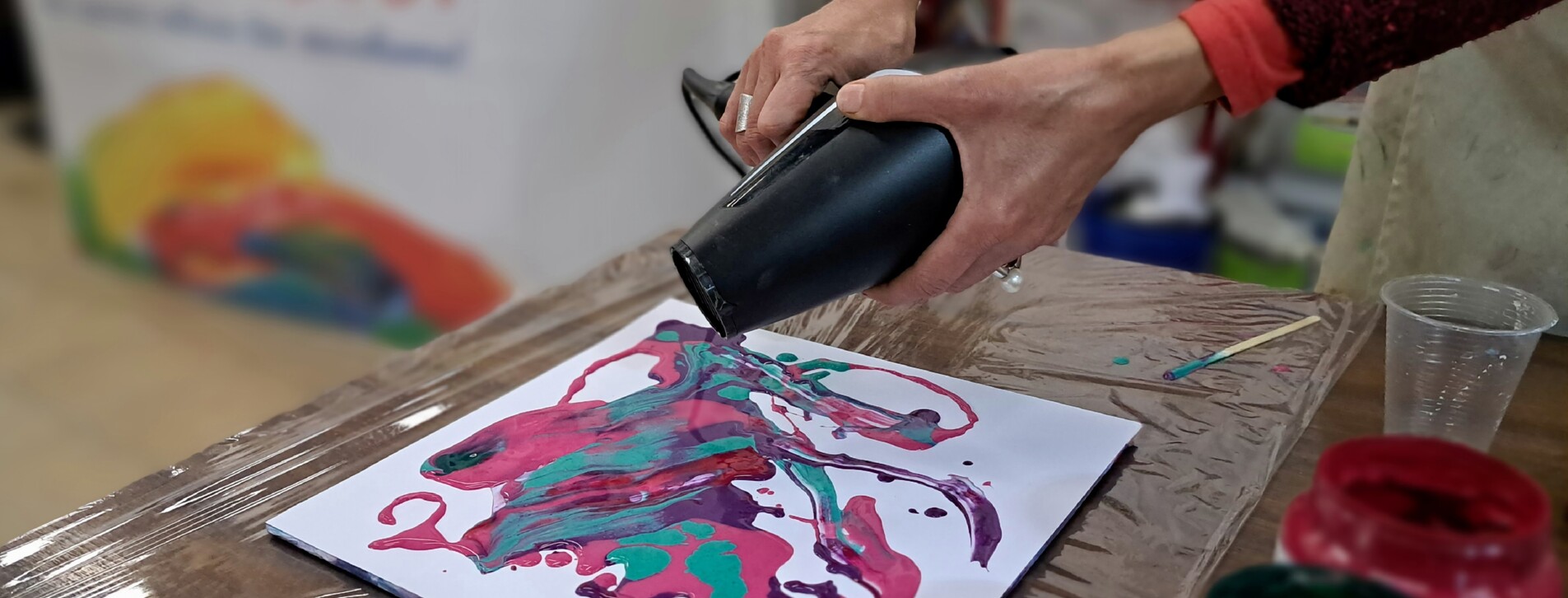 Абстрактная живопись Fluid Art для компании в Киеве - 23 Фото 23 - Абстрактная живопись Fluid Art для компании