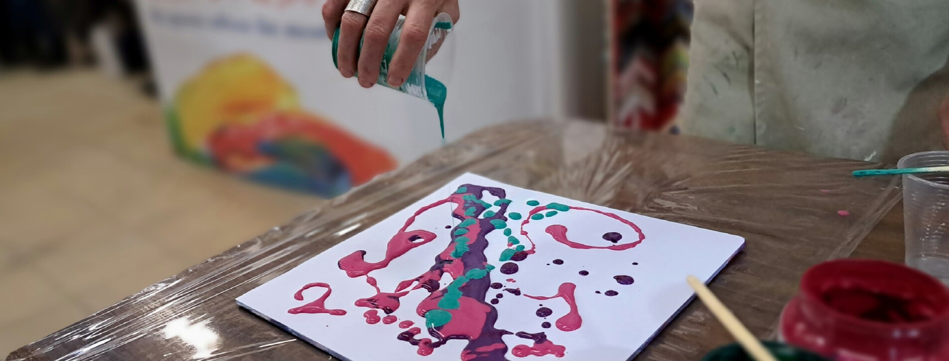 Абстрактная живопись Fluid Art для компании в Киеве - 21 Фото 21 - Абстрактная живопись Fluid Art для компании