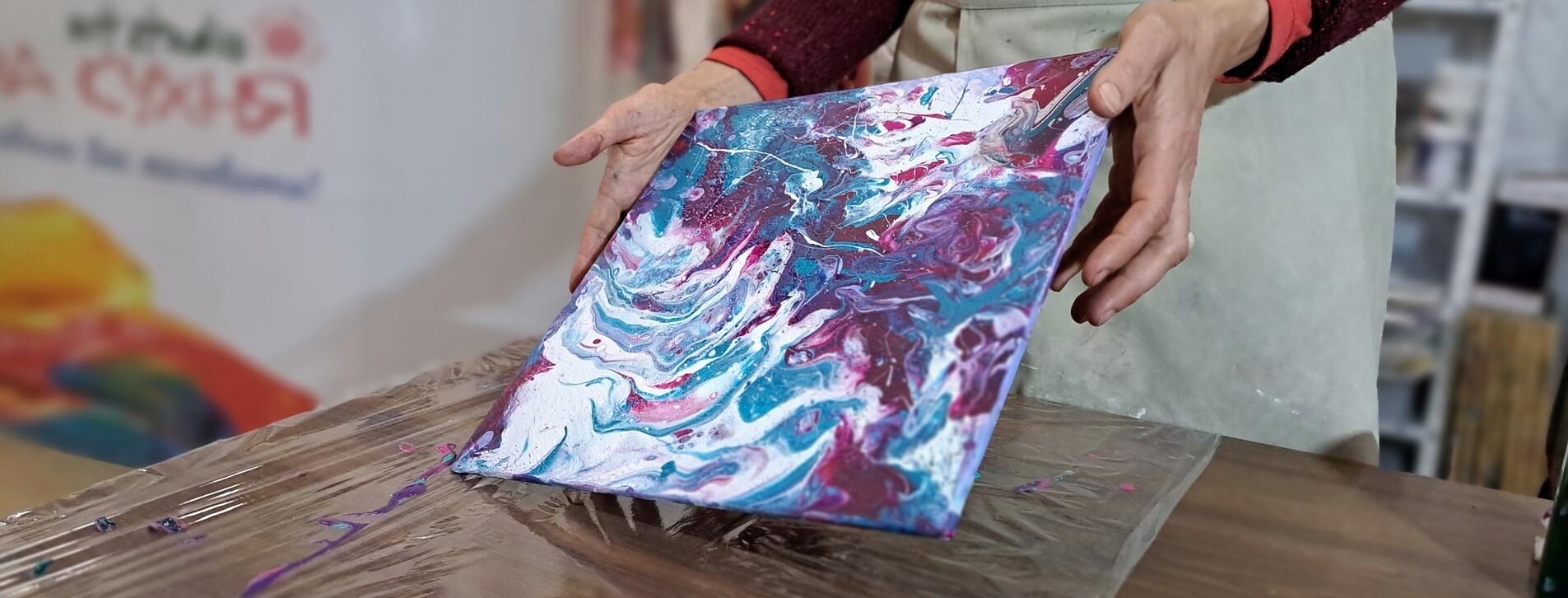 Абстрактная живопись Fluid Art для компании в Киеве - 17 Фото 17 - Абстрактная живопись Fluid Art для компании