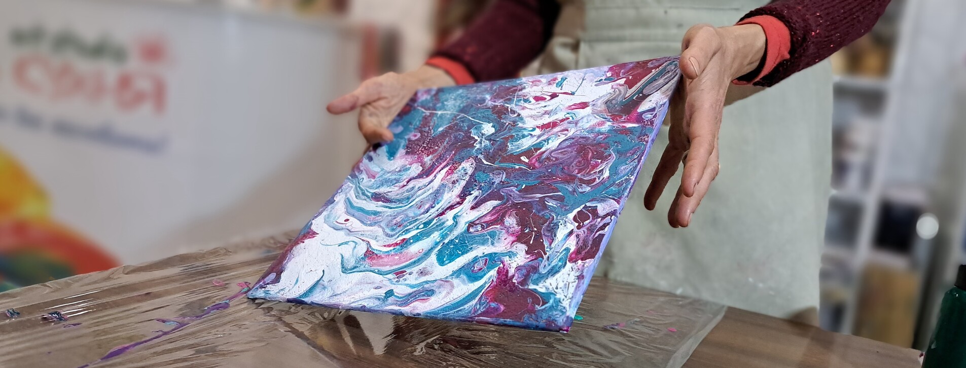Абстрактная живопись Fluid Art для компании в Киеве - 15 Фото 15 - Абстрактная живопись Fluid Art для компании