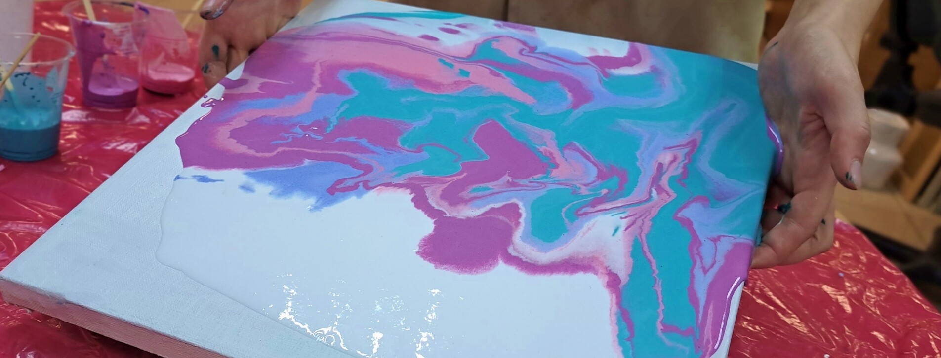 Абстрактная живопись Fluid Art для компании в Киеве - 28 Фото 28 - Абстрактная живопись Fluid Art для компании
