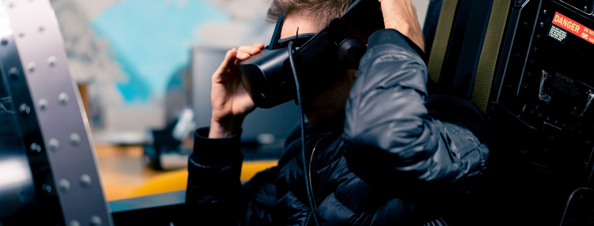Авиатренажер истребителя F-18 в VR-очках в Киеве - 9 Фото 9 - Авиатренажер истребителя F-18 в VR-очках