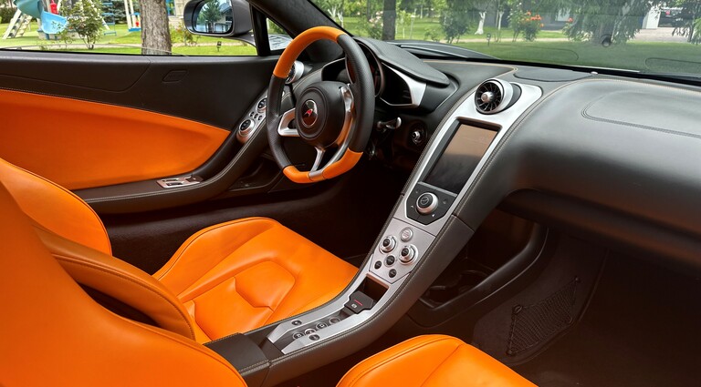 Тест-драйв суперкара McLaren под Киевом ✔️ Купить в подарок или